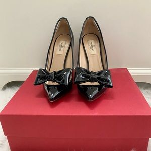 Valentino Garavani dolly bow pumps